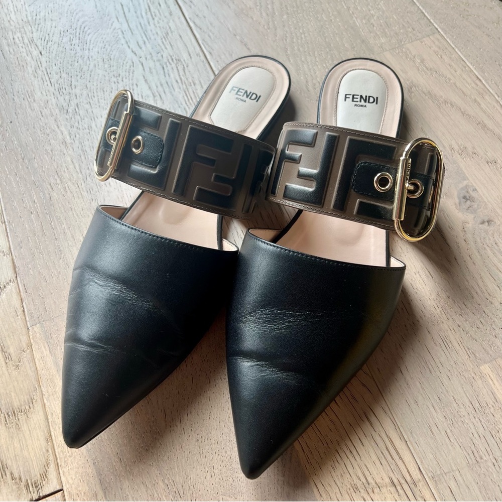 Fendi flat logo mules